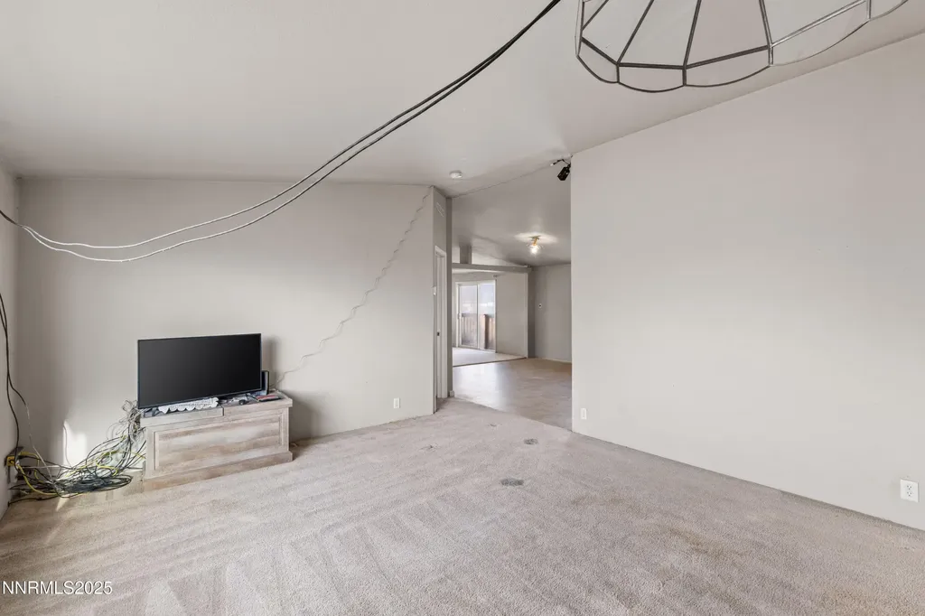 2550 Rawhide Silver Springs NV 89429