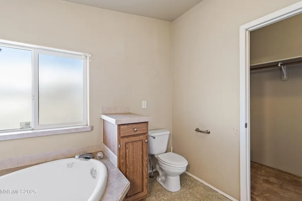 2550 Rawhide Silver Springs NV 89429