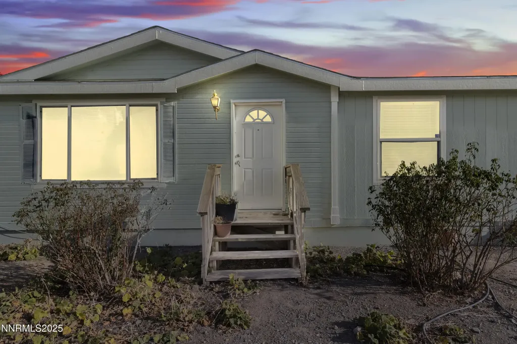 2550 Rawhide Silver Springs NV 89429