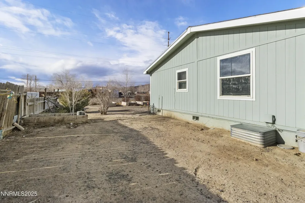 2550 Rawhide Silver Springs NV 89429