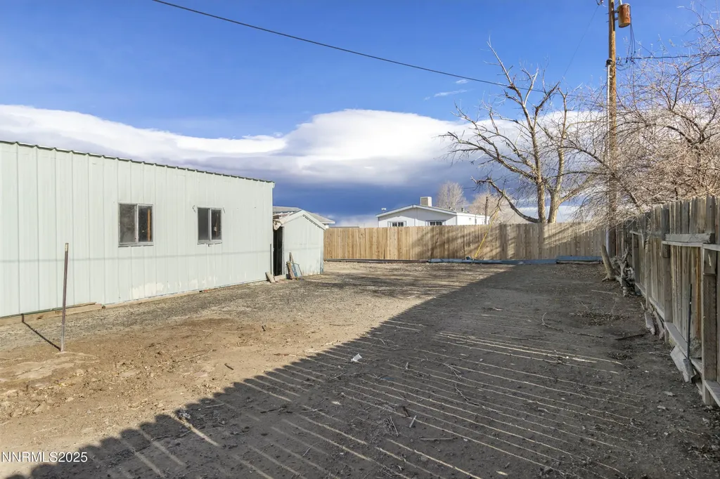 2550 Rawhide Silver Springs NV 89429