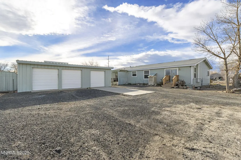 2550 Rawhide Silver Springs NV 89429