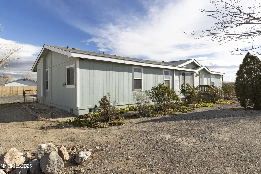 2550 Rawhide Silver Springs NV 89429
