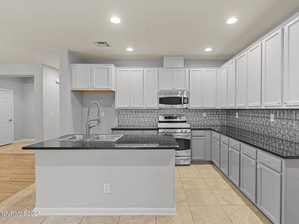 1056 Crown View Reno NV 89523