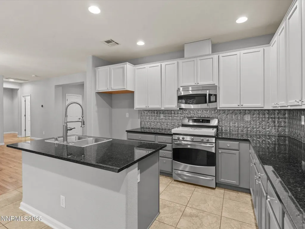 1056 Crown View Reno NV 89523