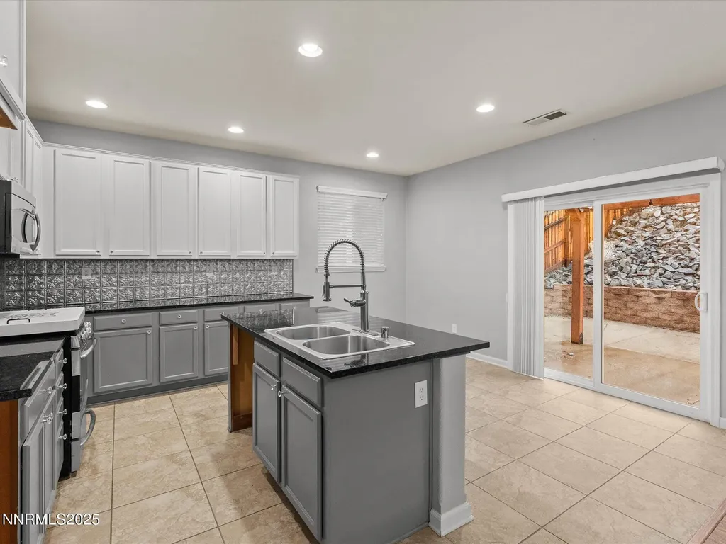 1056 Crown View Reno NV 89523