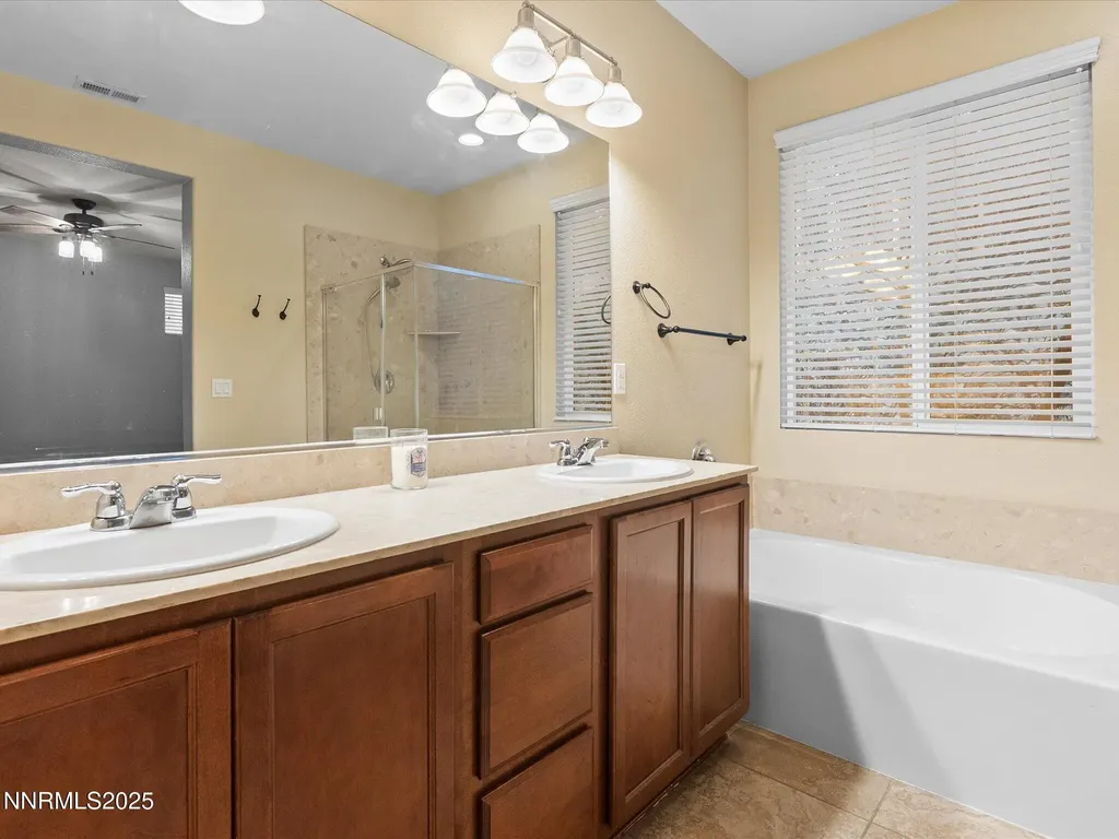 1056 Crown View Reno NV 89523