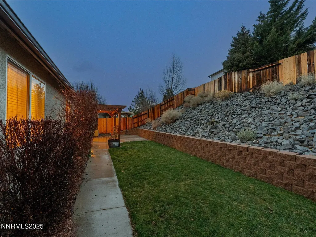 1056 Crown View Reno NV 89523