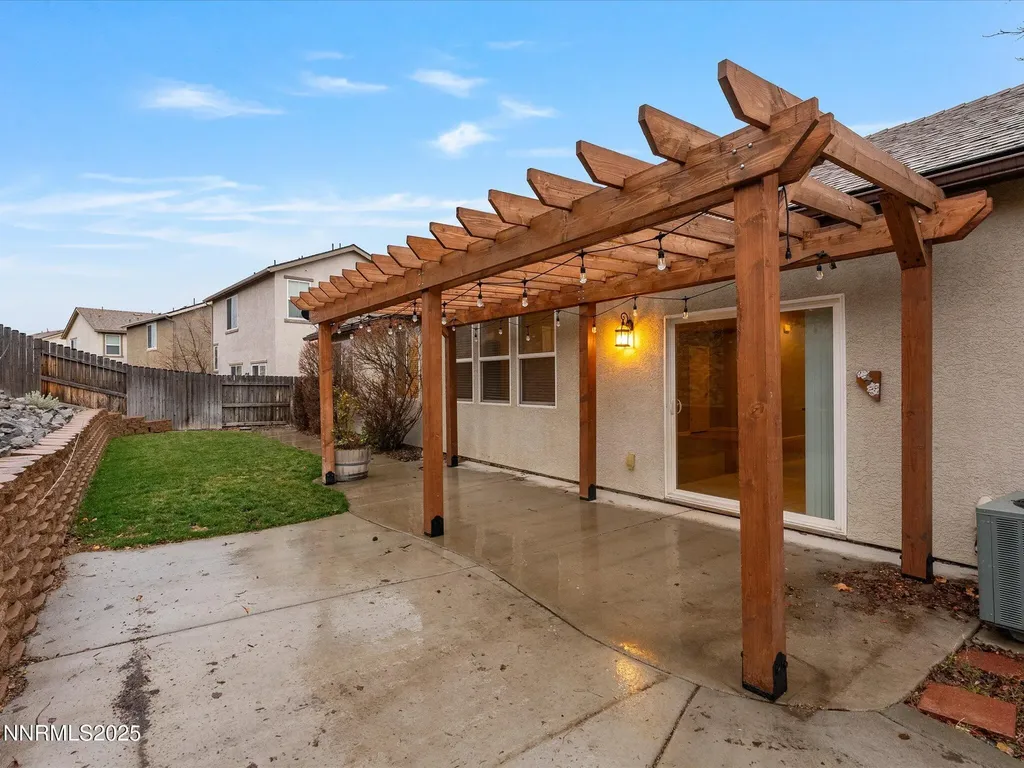 1056 Crown View Reno NV 89523