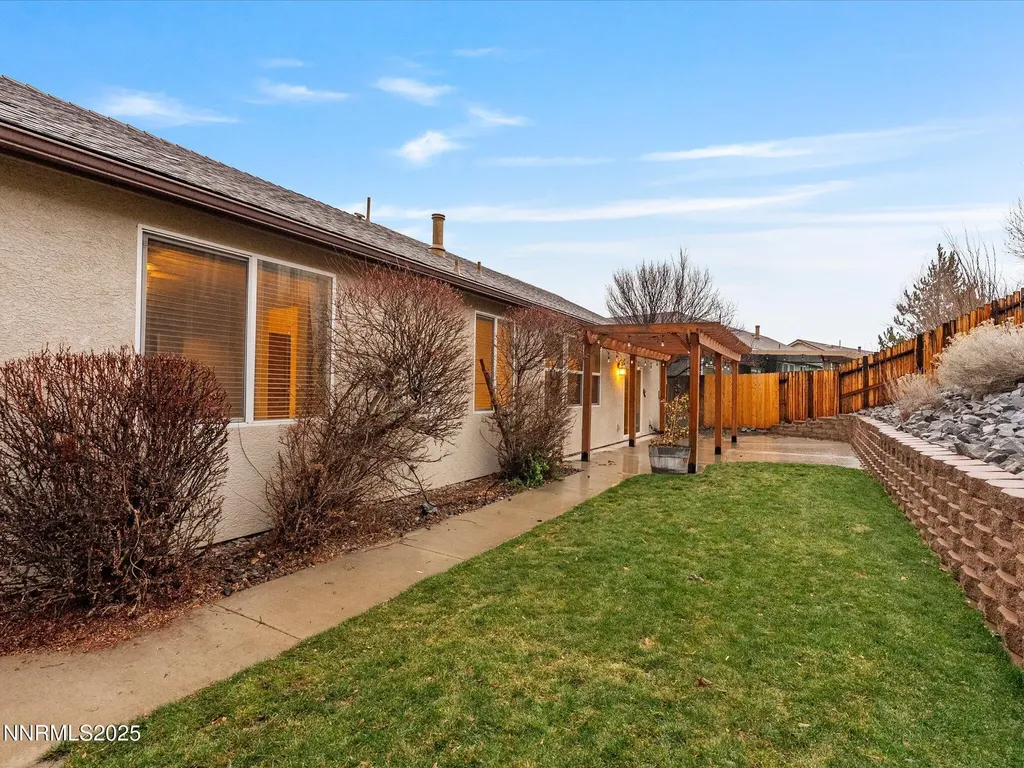 1056 Crown View Reno NV 89523