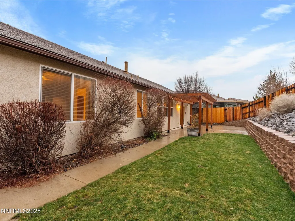1056 Crown View Reno NV 89523