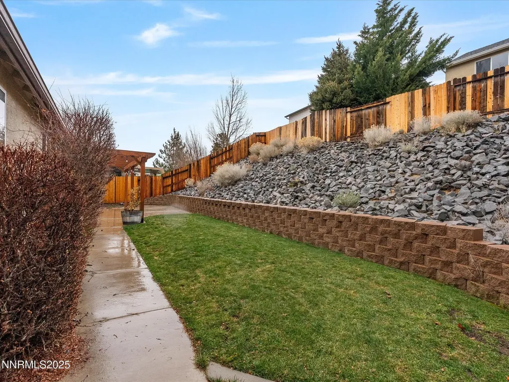1056 Crown View Reno NV 89523