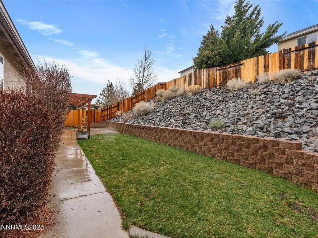 1056 Crown View Reno NV 89523