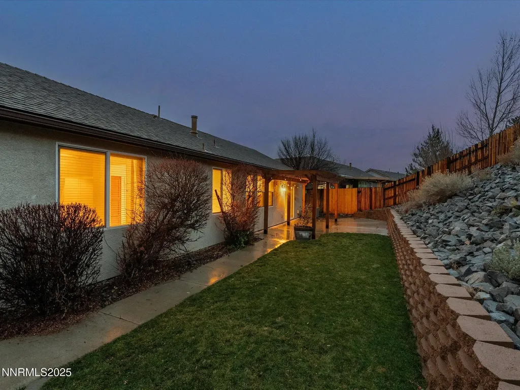 1056 Crown View Reno NV 89523