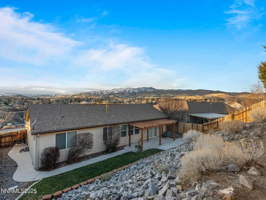 1056 Crown View Reno NV 89523