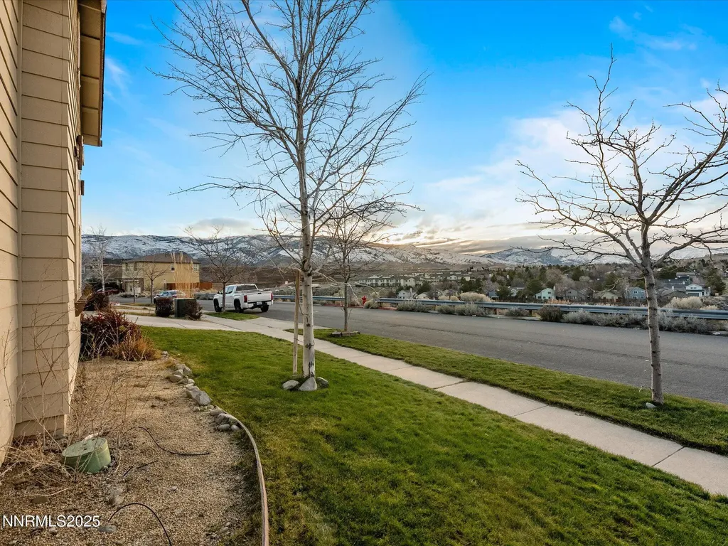 1056 Crown View Reno NV 89523