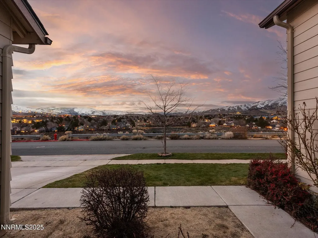 1056 Crown View Reno NV 89523
