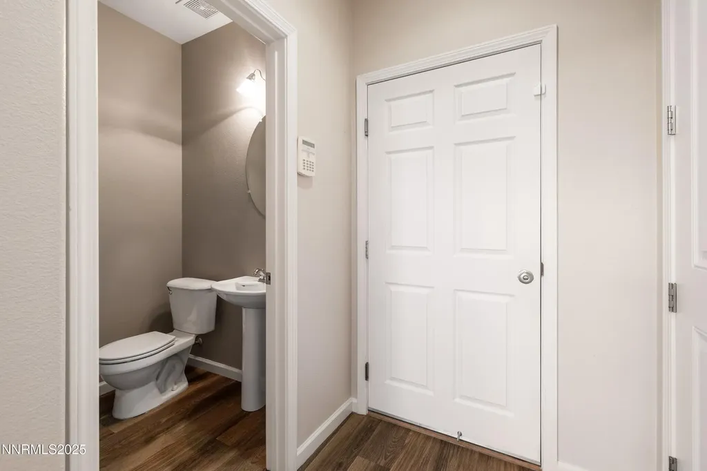 9294 Lone Wolf Reno NV 89506