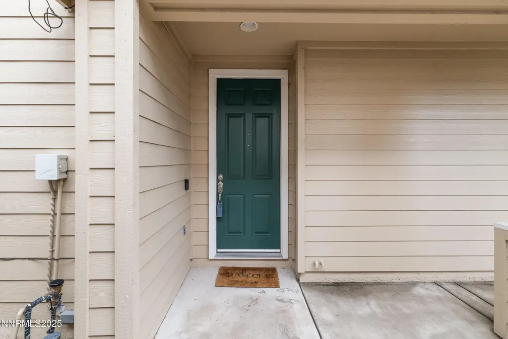 9294 Lone Wolf Reno NV 89506