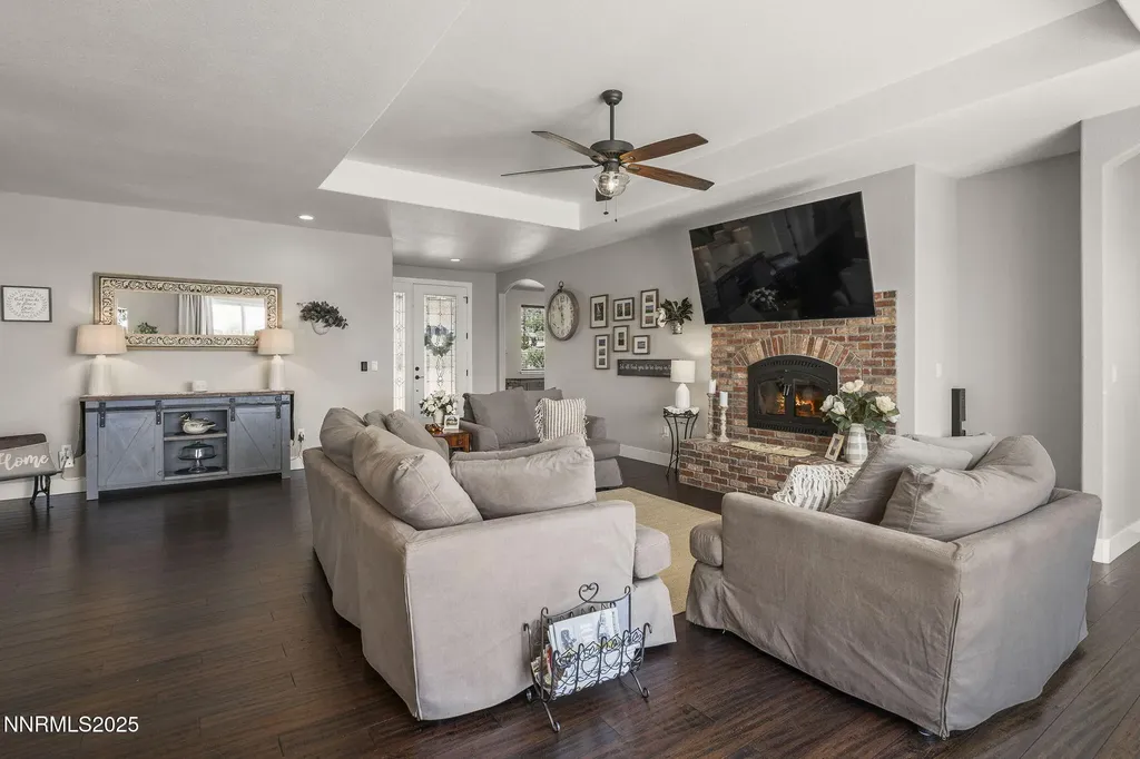 390 Angelina Wellington NV 89444