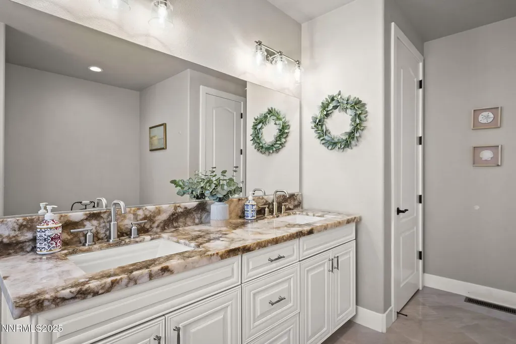 390 Angelina Wellington NV 89444