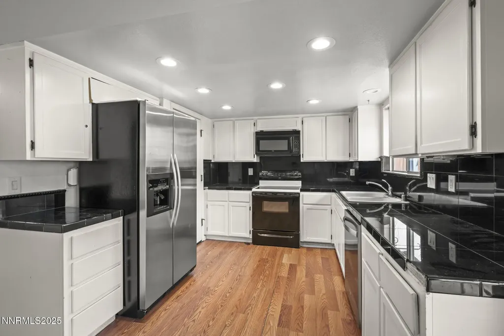 1720 Peavine Reno NV 89503