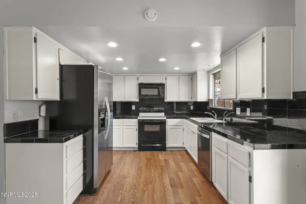 1720 Peavine Reno NV 89503