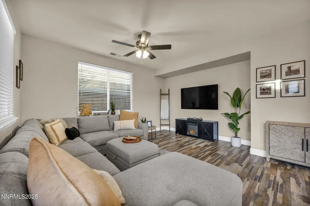6513 Peppergrass Sparks NV 89436