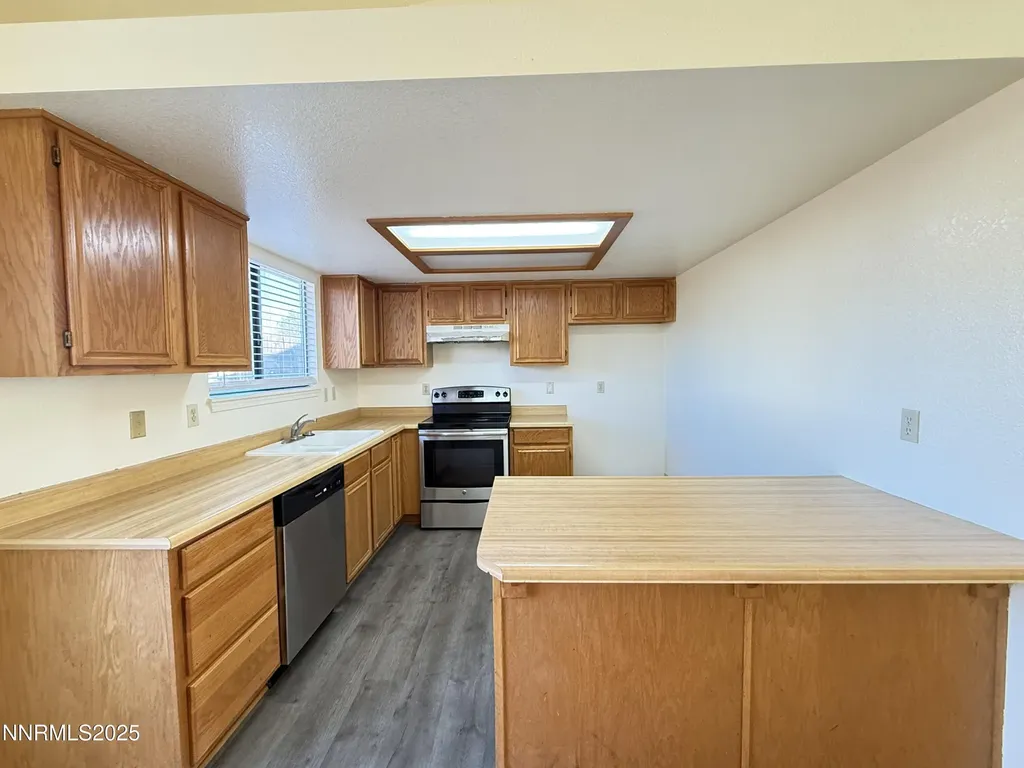 982 Ridgeview Carson City NV 89705