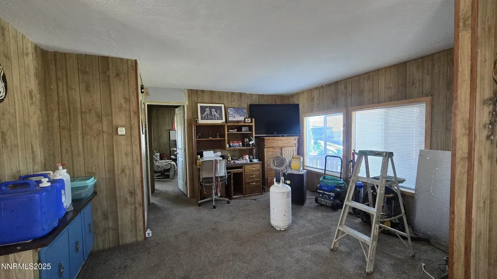 3801 Citrus Silver Springs NV 89429