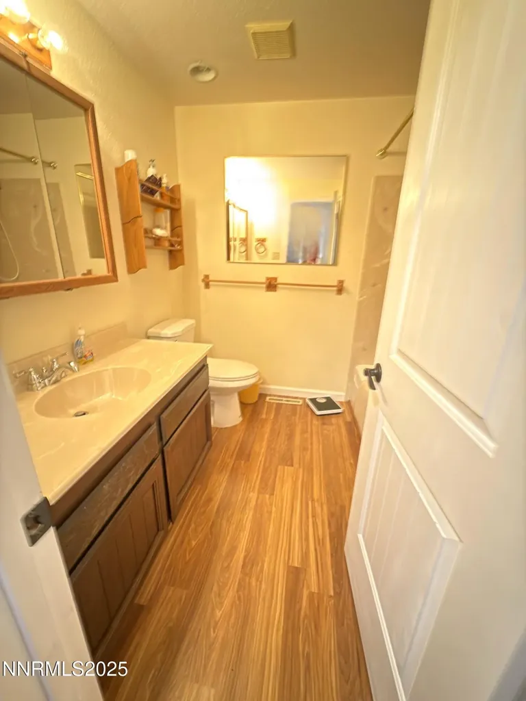 1537 Evan Carson City NV 89701