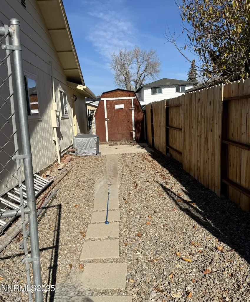 1537 Evan Carson City NV 89701