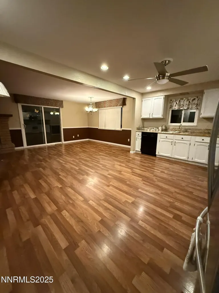 1537 Evan Carson City NV 89701