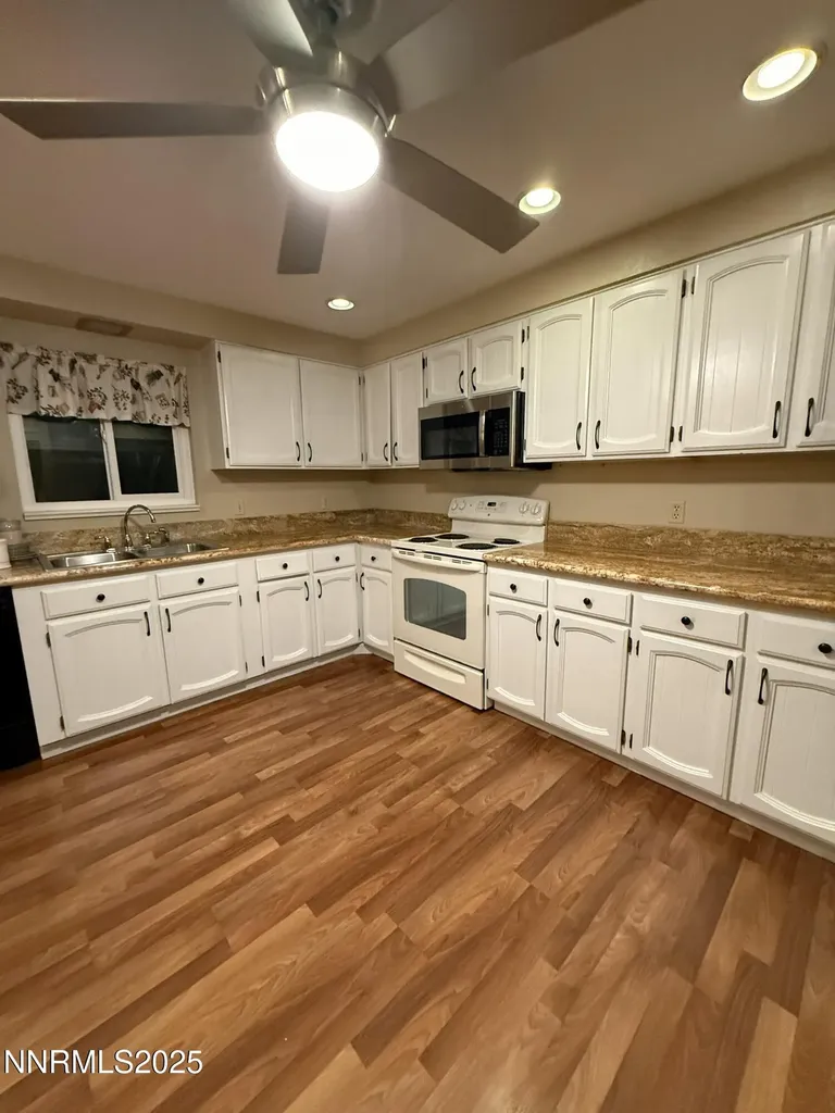 1537 Evan Carson City NV 89701