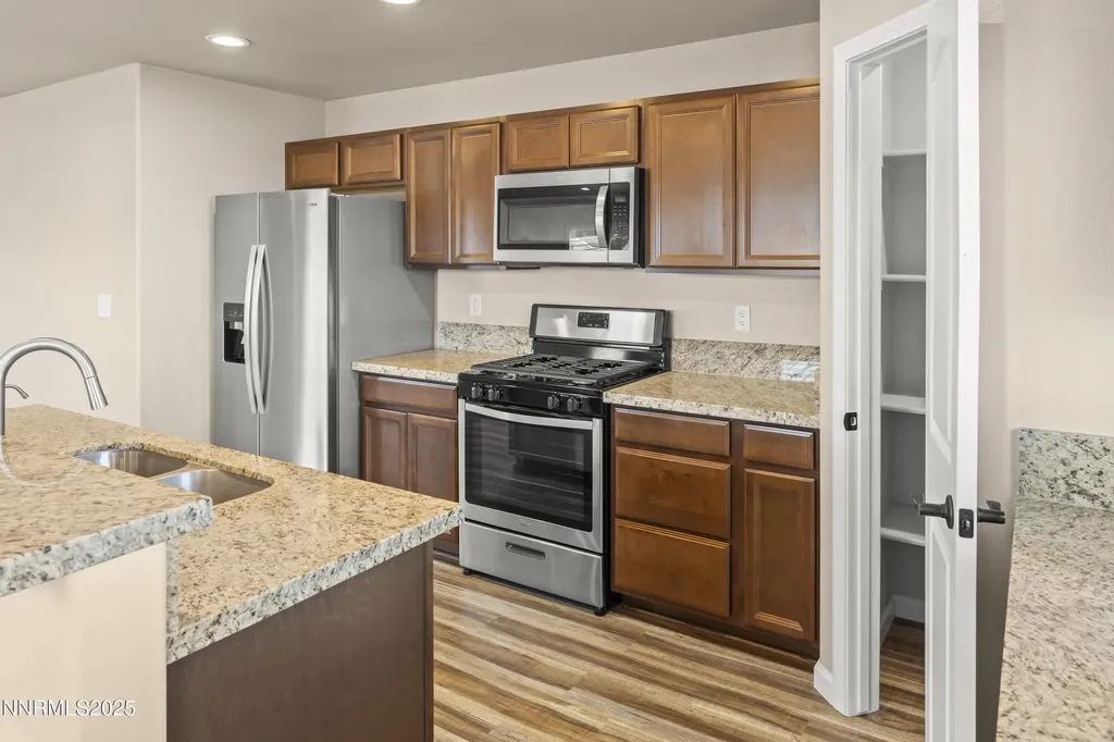 2516 Ladera Fallon NV 89406