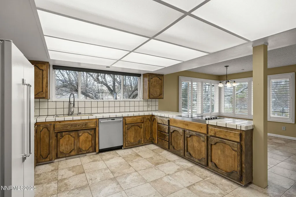 8355 Lakeside Reno NV 89511