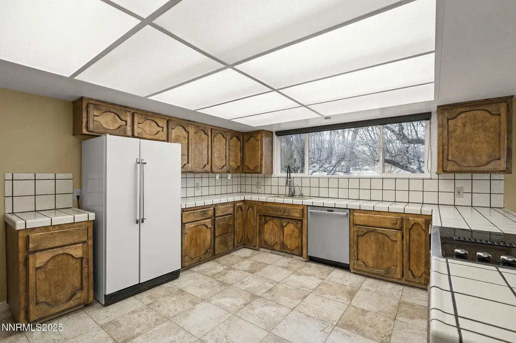8355 Lakeside Reno NV 89511