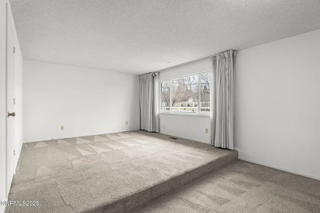 8355 Lakeside Reno NV 89511