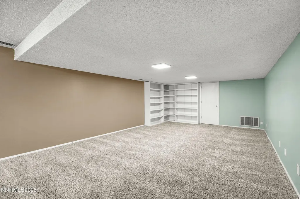 8355 Lakeside Reno NV 89511