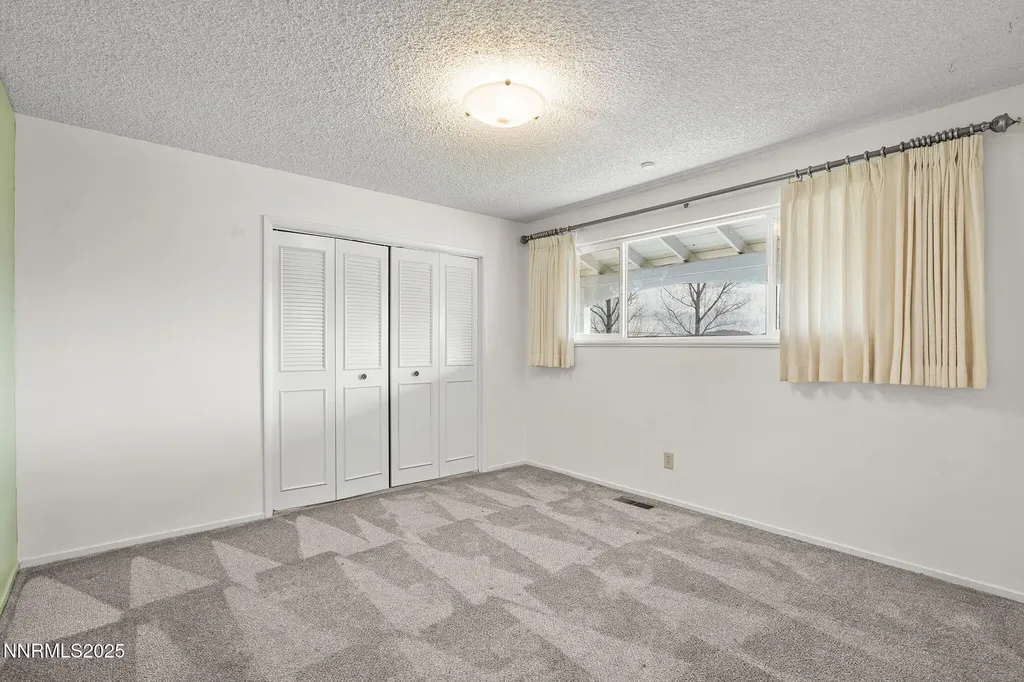 8355 Lakeside Reno NV 89511