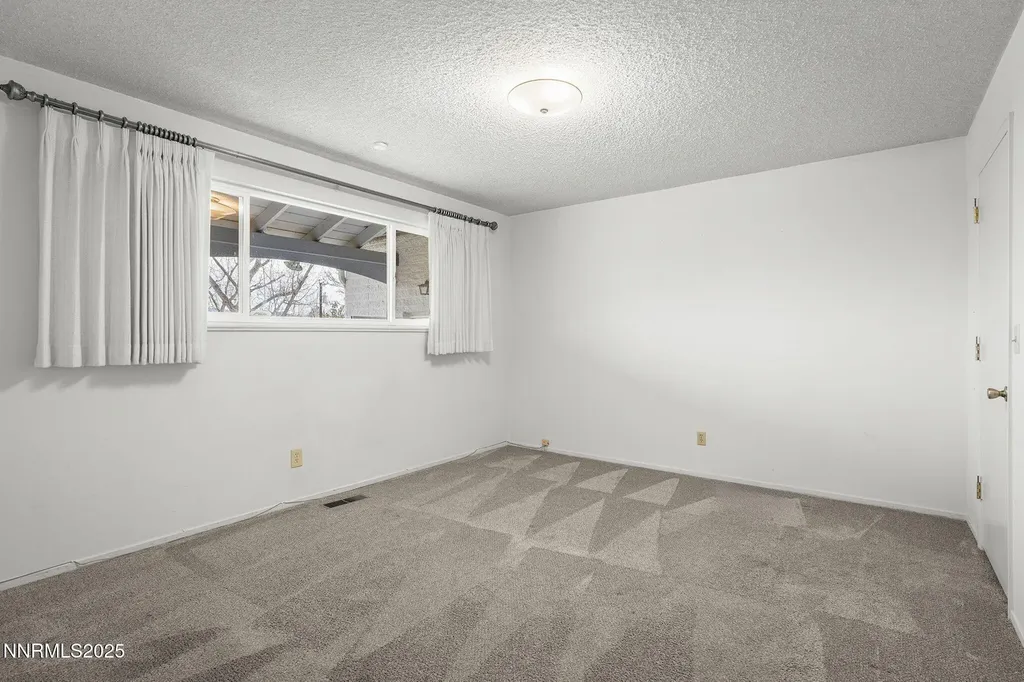 8355 Lakeside Reno NV 89511