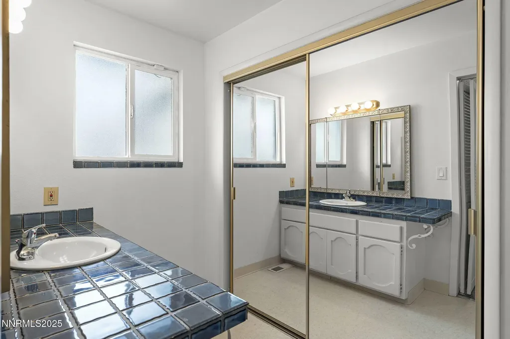 8355 Lakeside Reno NV 89511
