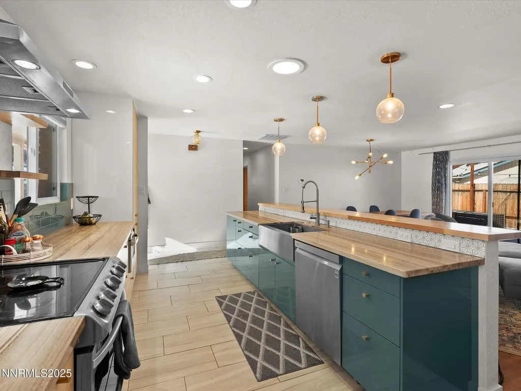 301 Hillcrest Reno NV 89509