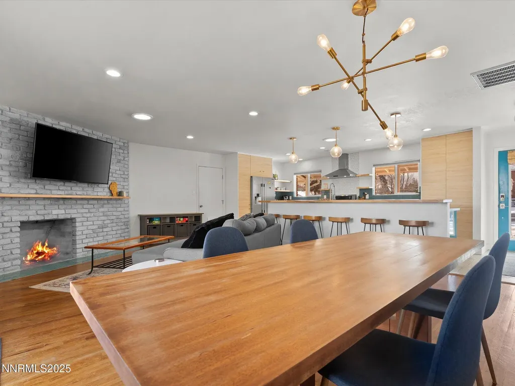 301 Hillcrest Reno NV 89509