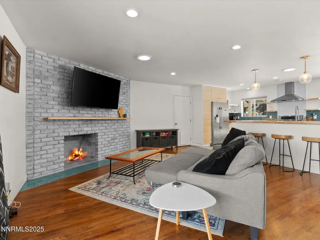 301 Hillcrest Reno NV 89509