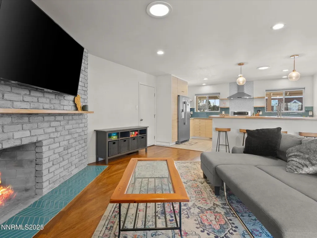 301 Hillcrest Reno NV 89509