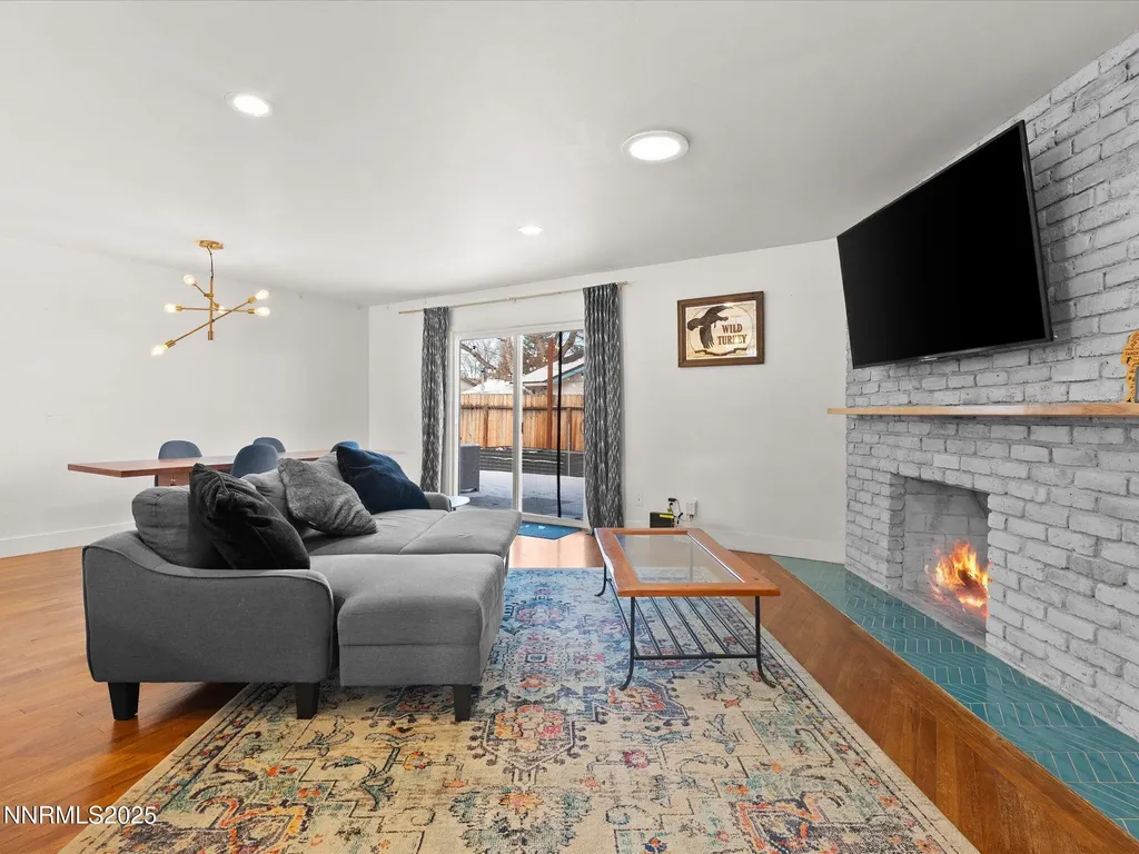 301 Hillcrest Reno NV 89509