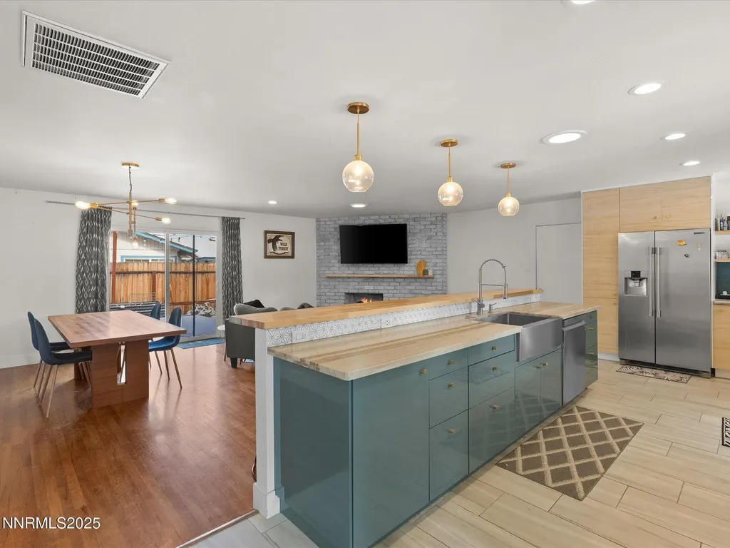 301 Hillcrest Reno NV 89509
