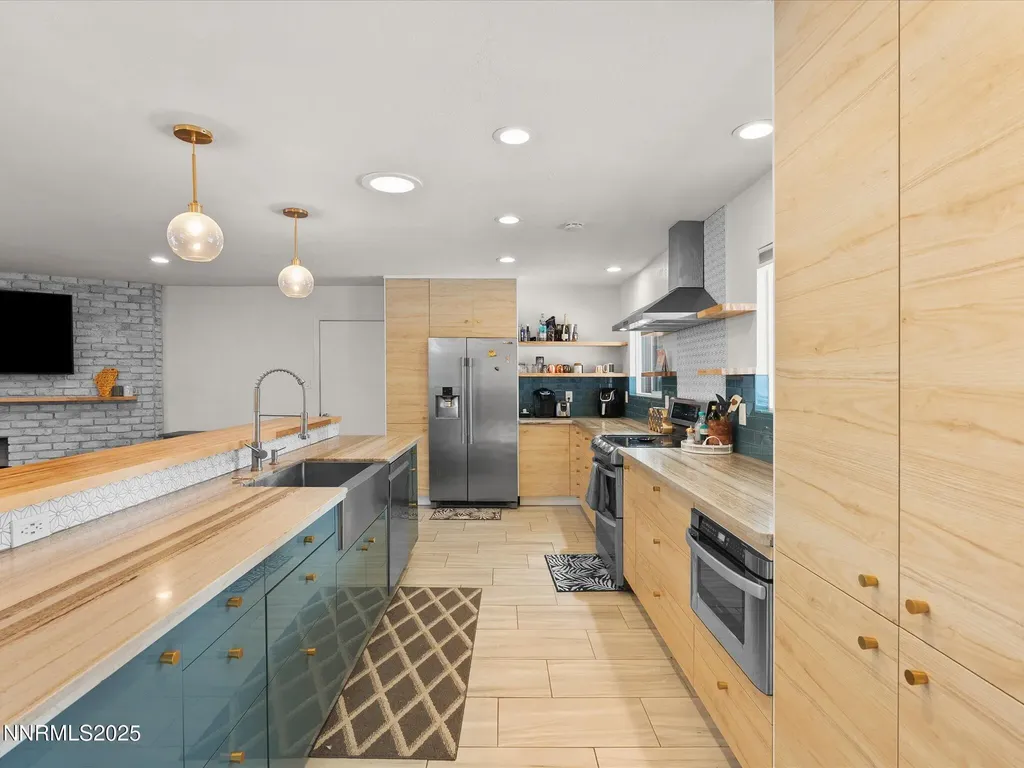 301 Hillcrest Reno NV 89509