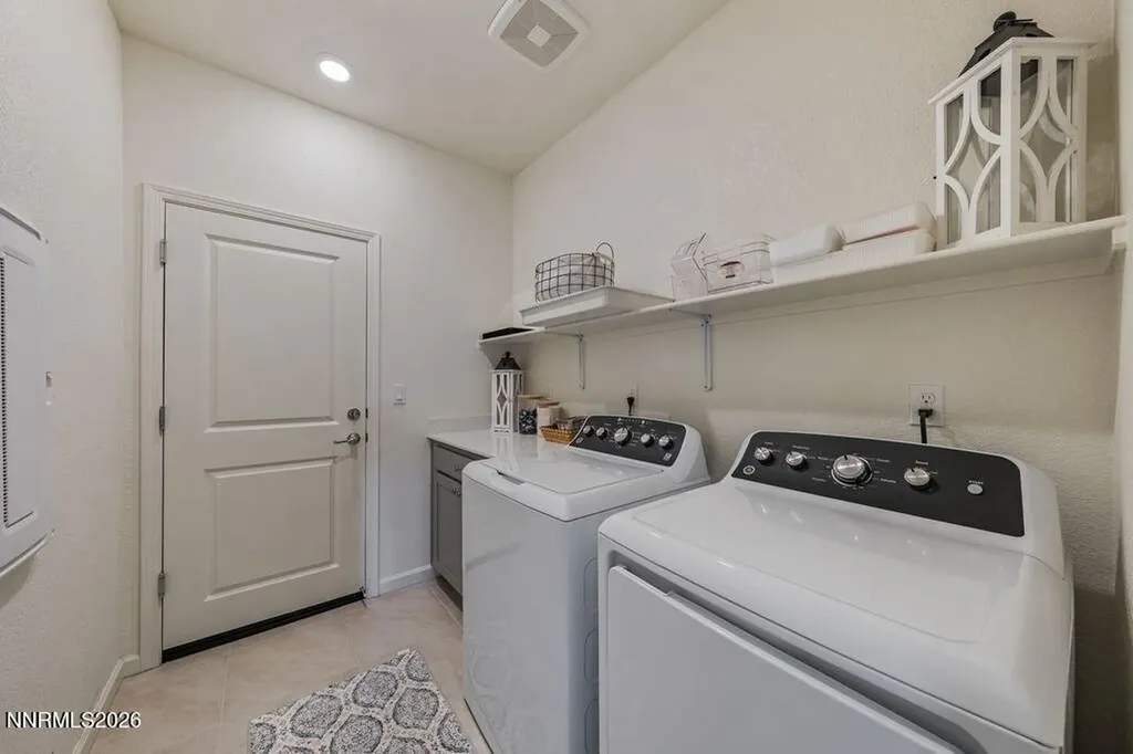737 Roberts Creek Dayton NV 89403